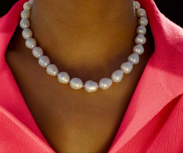 Goddess Freshwater Pearl Necklace with a Baby Pink Thread